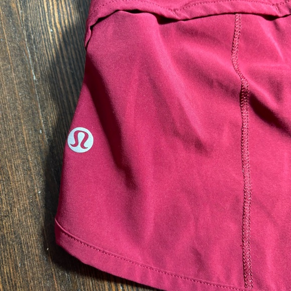 Lululemon Burgundy speed shorts size 4 - Picture 4 of 5
